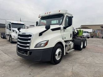 2018 freightliner cascadia super clean