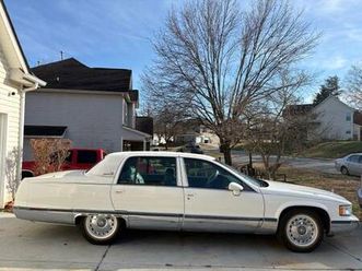 1994 cadillac fleetwood - very well kept