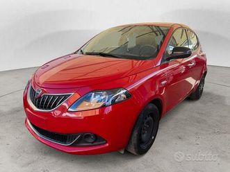 lancia ypsilon 1.0 firefly hybrid ecochic sil...