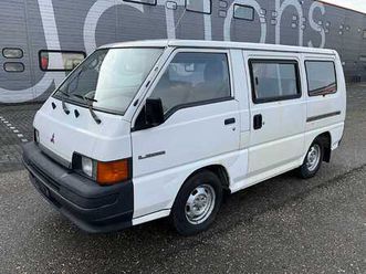 véhicule commercial mitsubishi l300