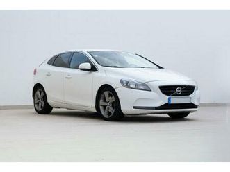 volvo v40 1.6 d2 momentum