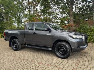 2025 toyota hilux 2.8 d-4d active pickup extra cab diesel manual 4wd euro 6