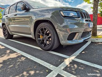 jeep trackhawk 707 ch. teinte sting gray rare full options v8 supercharged e85 performances de supercar, confort premium, son v8 exceptionnel