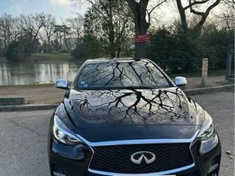 infiniti q30 2.0t 211ch awd luxe tech – garantie concessionnaire 10/2026 – état proche du neuf