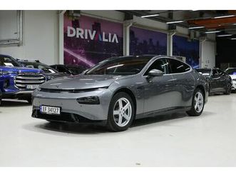 p7 rwd/80kwh/266hk/skinn/acc/kamera
