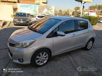 toyota yaris 1.0 5 porte lounge