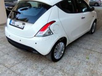 lancia ypsilon 2013