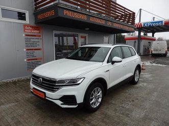 volkswagen touareg 3.0 tdi 17 kw navigace, závěs