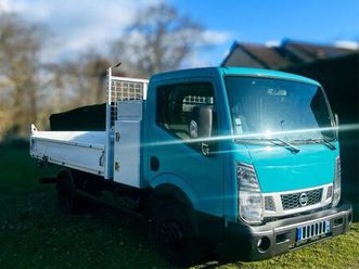 camion benne - nissan cabstar