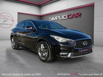 infiniti q30 2.2d 170 7dct premium tech camera 360 toit ouvrant hifi bose