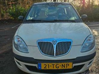 lancia ypsilon 1.4 16v 2006 crème/donker groen. — lancia — marktplaats