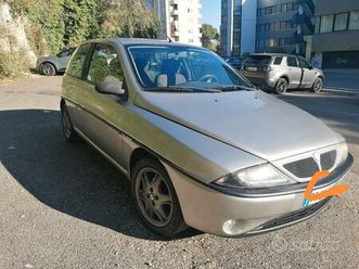lancia y 1.2 16v elefantino rosso