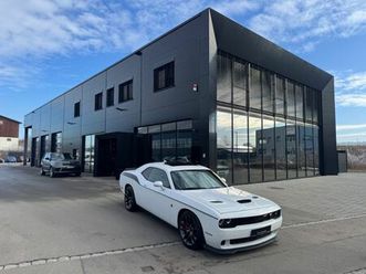 dodge challenger 6.4 srt 392 20 zoll led alpine kamera