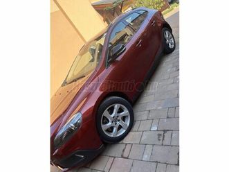 volvo v40 cross country 2.0 d [d2] momentum