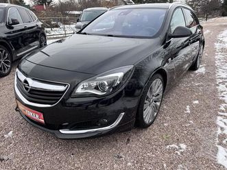 opel insignia sports tourer 2.0 cdti sport start stop opc line.friss műszaki.vezetett szervizkönyv