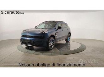 lynk&co 01 phev con gancio di traino
