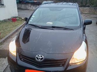 toyota verso 7 places