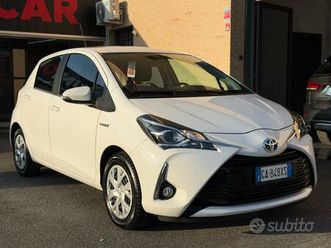 toyota yaris 1.5 hybrid 5 porte business (nessun