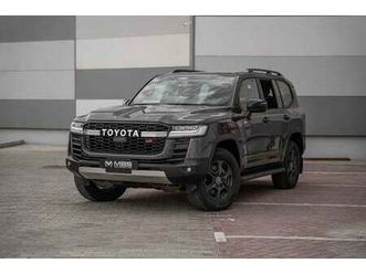 toyota land cruiser gr-s 3.3l diesel a/t with mbs vip autobiography seat and roof star light