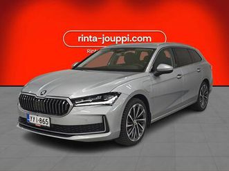 skoda superb l&k phev combi - mukautuva vakionopeudensäädin, ergo-comfort istuimet, matrix-led ajovalot, canton äänentoisto, musta nahkaverhoilu, vetokoukku