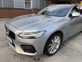 t8 407hk r-design awd aut