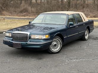 1997 lincoln town car only 97k miles clean carfax continental