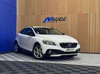 volvo v40 t3 2.0 152 ch cross country summum