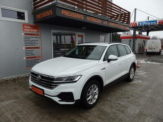 volkswagen touareg 3.0 tdi 17 kw navigace, závěs