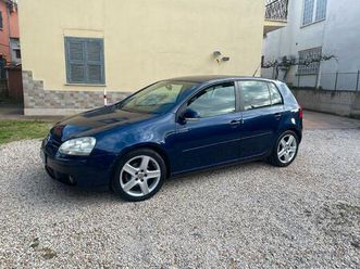 golf 1.6 fsi 5 porte 5400€