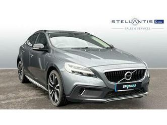 2019 volvo v40 cross country 1.5 t3 gpf pro hatchback 5dr petrol auto euro 6 (start/stop) (152 ps) hatch...