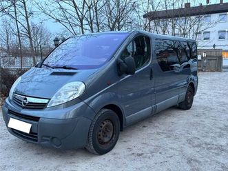 opel vivaro 2.5 cdti 9 sitze lang tour / kombi