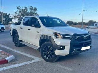 toyota hilux invincible