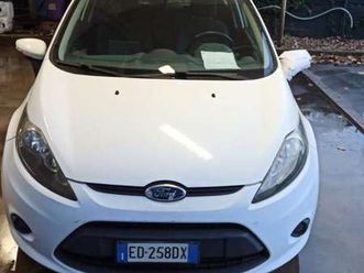 fiesta vi 2010 3p 1.2 16v + c/esp 82cv e5