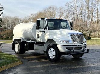 used 2017 international 4300 2,000 gallon water tanker truck