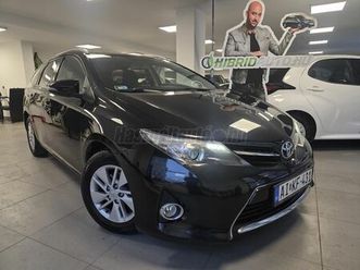 toyota auris touring sports 1.33 active comfort 2. tulaj. b. mentes. végig szervizelt. 135.000 km. akár 3 év garancia!