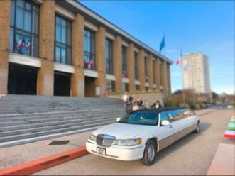 limousine lincoln v8