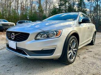 2016 volvo v60 t5 awd, heated leather, roof, nav, loaded, goes great!!