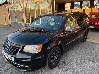 lancia voyager 2.8 platinum 177 cv - 2015