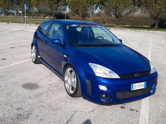 ford focus rs mk1 2002 targa oro