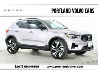 new 2026 volvo xc40 plus, b5 awd gas (mild hybrid), dark