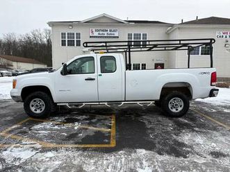 ***1 owner 2010 gmc sierra 3500hd 8ft bed***