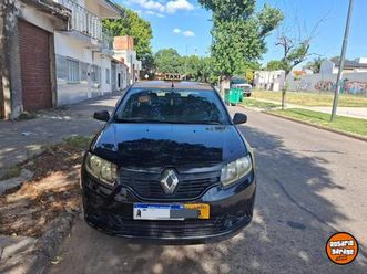 dueño vende renault logan 2018 ( sin chapa)
