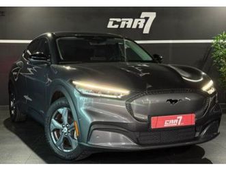 ford mustang mach-e 72.6 kwh base