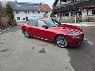 alfa romeo giulia 2.0 turbo 16v 206kw at8-q4 veloce