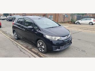 i am selling my honda fit that’s comes with . low mileage . original guaranteed mileage can prove also. one year mot . good tires. . no scratch an