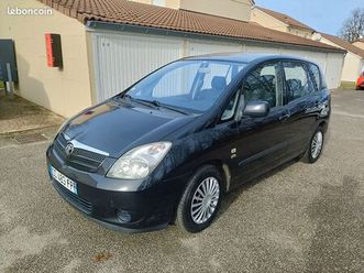 très belle toyota corolla verso 2.0 d4d ct ok