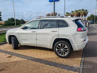 jeep cherokee overland 2018 4x4
