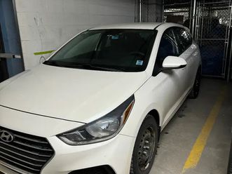 2018 hyundai accent hatchback - 54,000km