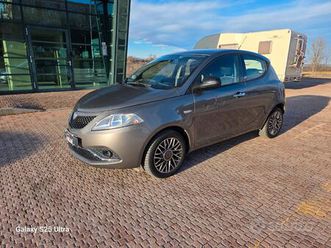 lancia ypsilon 1.2 gpl ritiro usato/