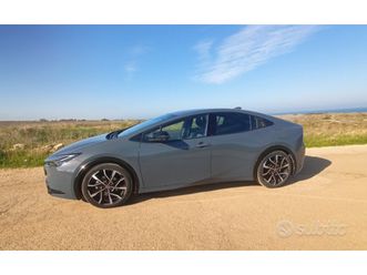 toyota prius 2.0 plug-in hybrid lounge